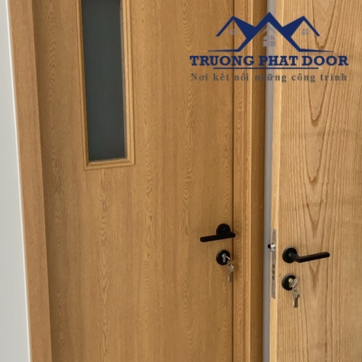 Mẫu Cửa nhựa composit chơn thành