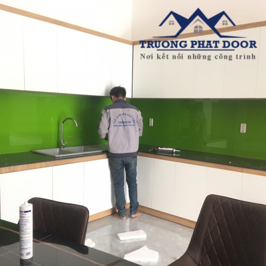 Kính ốp bếp đồng xoài, bình phước