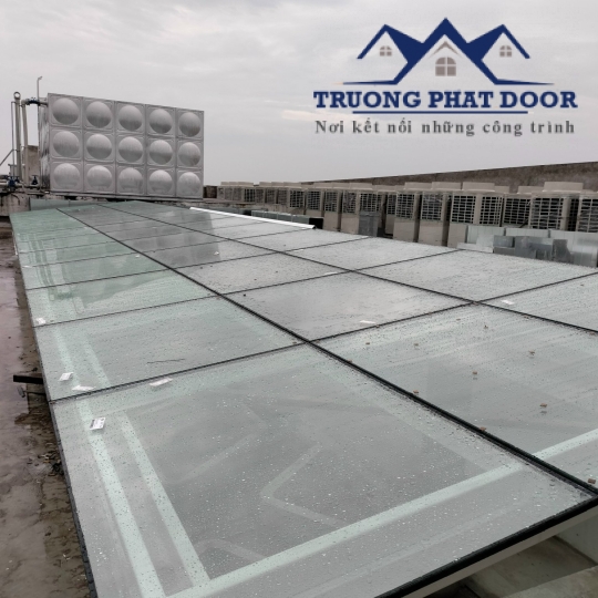 Mái kính cường lực lấy sáng đồng xoài